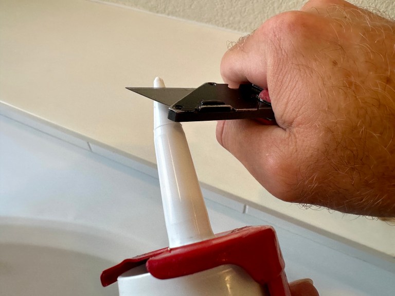 Bathroom & Kitchen Caulking