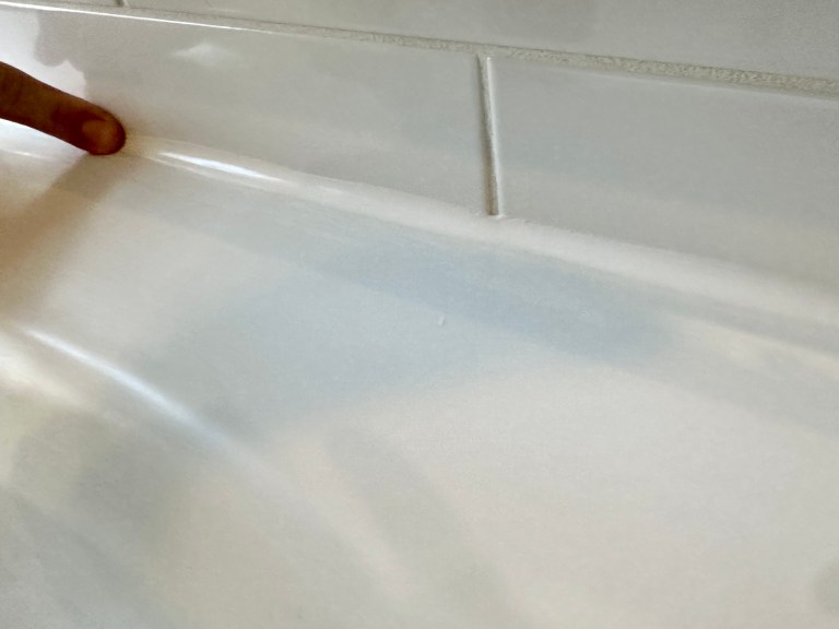 Bathroom & Kitchen Caulking